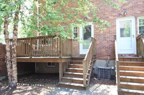 271 Bridge St, Stamford CT  06905-4448 exterior