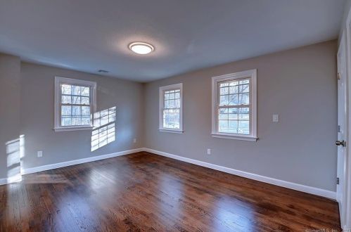 50 Bette Dr, Manchester CT  06040-6814 exterior