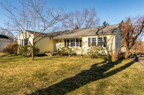 223 Main St, Wapping, CT 06074-3908