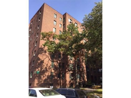 1380 Virginia Ave, Bronx NY 10462-7331 exterior