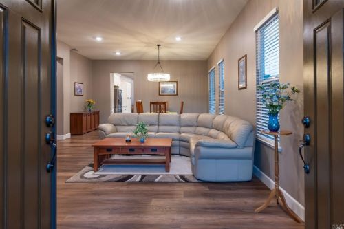 210 Darbster Pl, Santa Rosa, CA 95403-5710