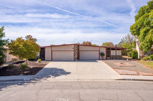 1727 Kings Dr, Lake Nacimiento, CA 93446-3628