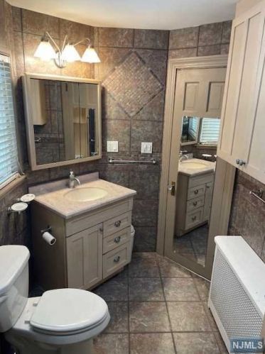 1130 Magnolia Rd, Teaneck NJ  07666-2744 exterior