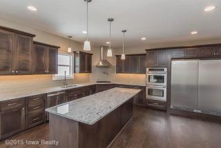 12419 Lincoln Ave, Des Moines, IA 50325-8126