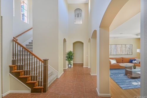 26866 Chaucer Pl, Santa Clarita, CA 91381-1012