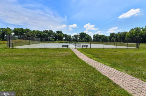 43527 Butler Pl, Leesburg VA 20176-7428 exterior