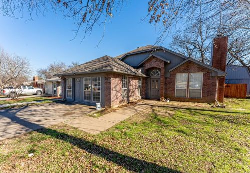1219 Stone Creek Dr, Midlothian, TX 76063-6239