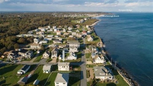 9 Glenwood Ave, South Kingstown, RI 02882-5803