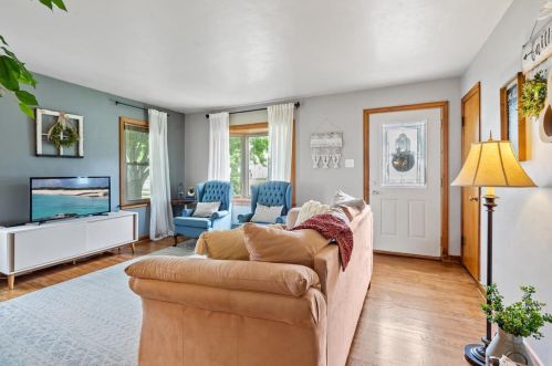 1249 7th St, Green Bay, WI 54304-2351