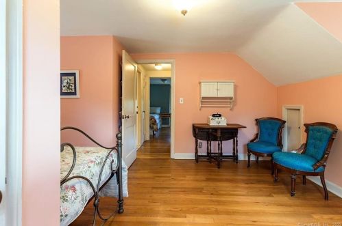 40 Mckinley St, Manchester CT 06040-4845 exterior