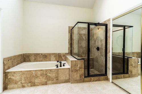 402 Old York Rd, Irving TX 75063-4248 exterior