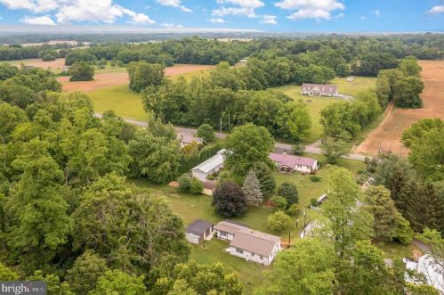 212 Stonehouse Rd, Carlisle PA  17015-9429 exterior