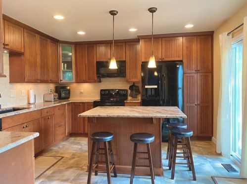 1930 Upper Vly Dr, West Jefferson OH  43162-9542 exterior