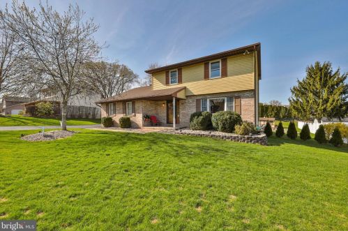 2611 Sandy Ln, Easton, PA 18045-2131