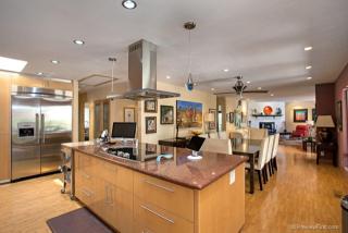 2137 Mission Rd, Fallbrook CA  92028-1805 exterior