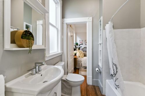 733 59th St, Oakland CA 94609-1417 exterior