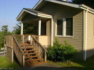 233 Big Pine Rd, Hendersonville, NC 28792-7161
