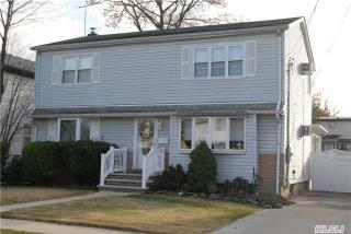 1275 Clarke St, Floral Park, NY 11003-3318