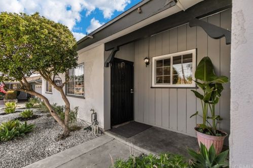 10090 Gramercy Pl, Riverside, CA 92503-2359
