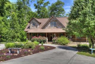 955 Waterstone Dr, Dandridge, TN 37725-5183