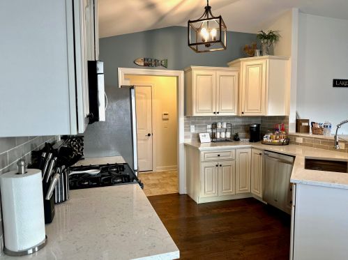 724 Joshua Ln, Lake Geneva WI  53147-4746 exterior