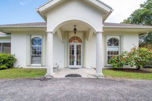 2562 Prarieview Dr, Town Of Loxahatchee Groves FL  33470-2572 exterior