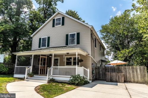 191 Queen St, West Deptford, NJ 08086-1905