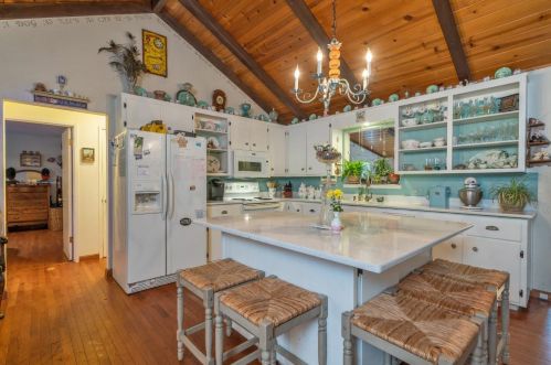 5566 Shooting Star Rd, Pacific House, CA 95726-9024