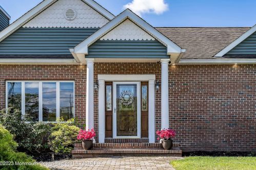 208 Virginia Dr, Bricktown, NJ 08723-6521