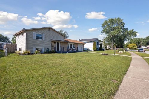 2634 Lexington Blvd, Mishawaka, IN 46544-6114