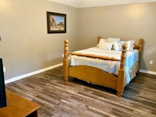 194 Creekside Ln, Defuniak Springs FL  32433-4906 exterior