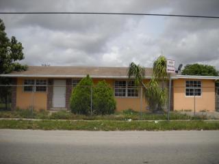 5800 Grant St, Hollywood, FL 33021-5161