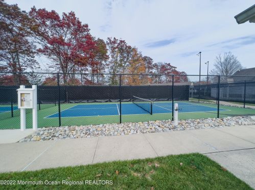 36 Winding River Rd, Lakewood NJ  08701-5733 exterior