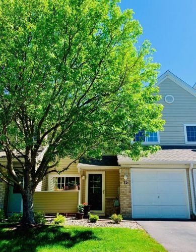 2240 Ranchview Ln, Minneapolis, MN 55447-6528