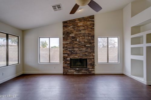 6960 Villa Hermosa, Glendale AZ  85310-5857 exterior