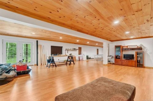 724 Sackett Lake Rd, Monticello NY  12701-4714 exterior