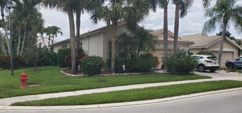 6657 Hawaiian Ave, Boynton Beach FL  33437-7020 exterior