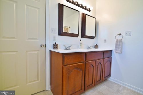 23 Bobby Ln, Edinburg VA  22824-2552 exterior