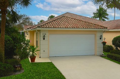7718 Pine Island Way, West Palm Beach FL  33411-5802 exterior