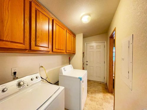 1890 Hill Rd, Willits CA  95490-9795 exterior