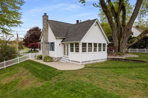 1305 Main St, Wapping CT  06074-2454 exterior