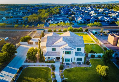 2710 Cattle Dr, Gilbert AZ  85297-8116 exterior