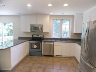 2 Evergreen Ln, Amherst, NH 03031-1934