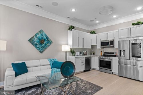 2102 1st St, Washington, DC 20001-1005