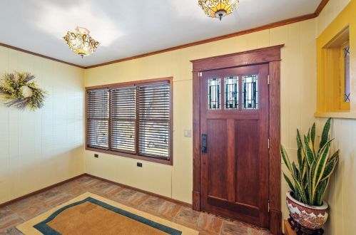 597 Clifford St, Saint Paul, MN 55104-4907