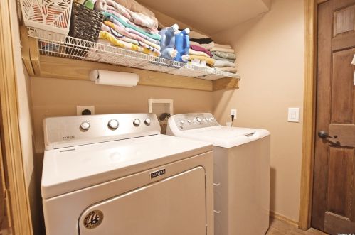 43 Madeline Rd, Panamoka NY  11961-2943 exterior