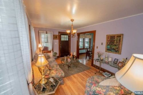 7 Concord Ave, Maplewood NJ 07040-3236 exterior