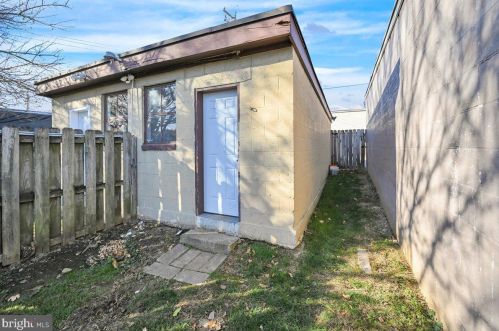 62 East St, Spring Grove PA  17362-1210 exterior