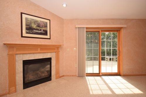 630 Annecy Park Cir, Waterford, WI 53185-4262