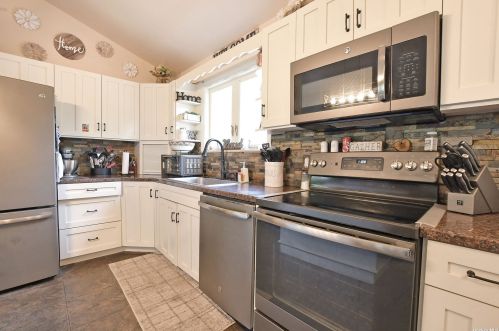 43 Madeline Rd, Panamoka NY  11961-2943 exterior